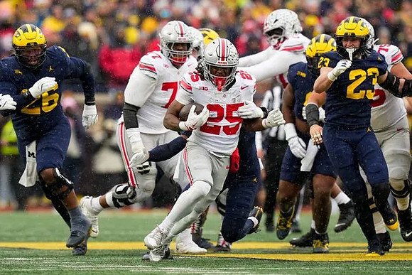 Rayshaun Benny (26) and Cole Sullivan (23)