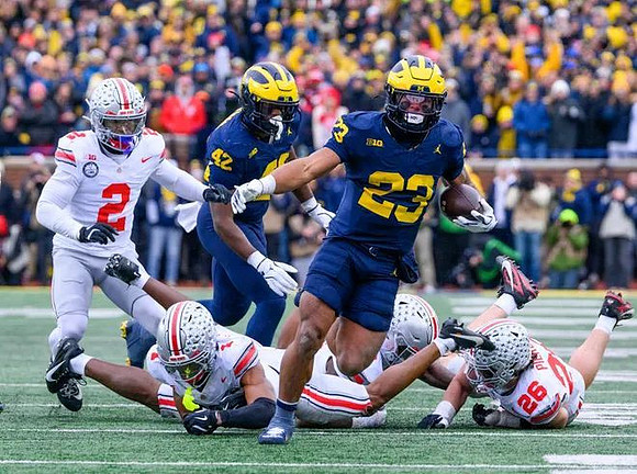 Jalen Hoffman (42) and Jordan Marshall (23)