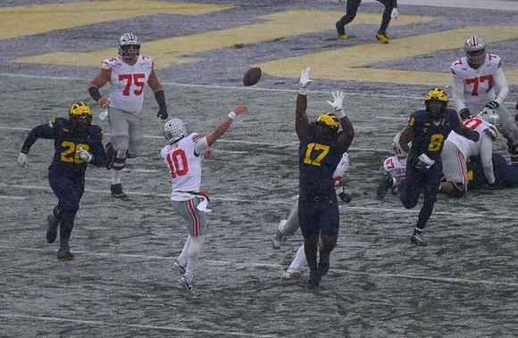 Rayshaun Benny (26), Enow Etta (17), and Derrick Moore (8)