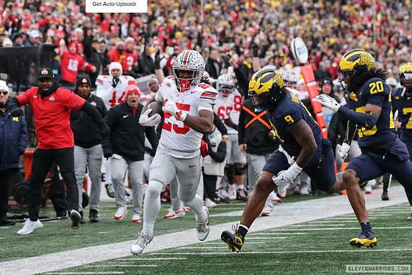 Tré Williams (0) and Jyaire Hill (20)