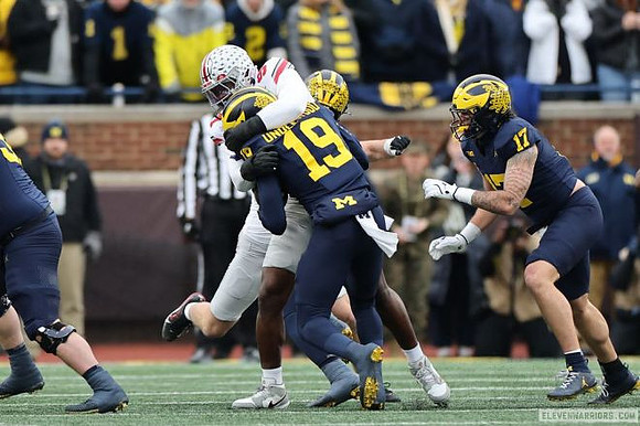 Kendrick Bell (10) and Marlin Klein (17)