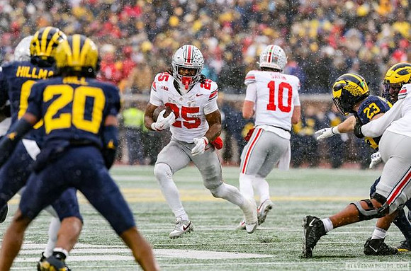 Brandyn Hillman (6), Jyaire Hill (20), and Cole Sullivan (23)