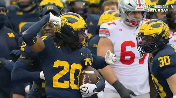 Jyaire Hill (20) and Jyaire Hill (20)
