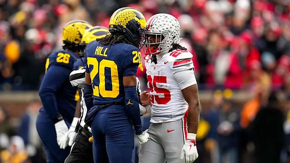 Rayshaun Benny (26) and Jyaire Hill (20)