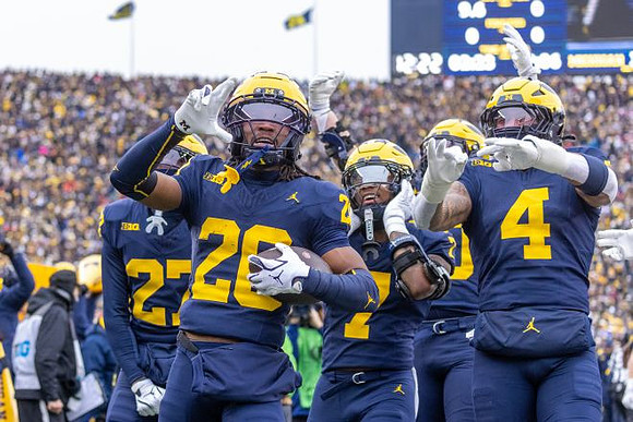 Jayden Sanders (27), Jyaire Hill (20), TJ Metcalf (7), and TJ Guy (4)