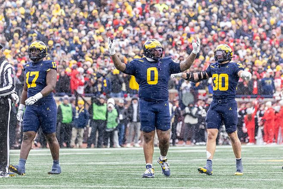 Enow Etta (17), Tré Williams (0), and Jimmy Rolder (30)