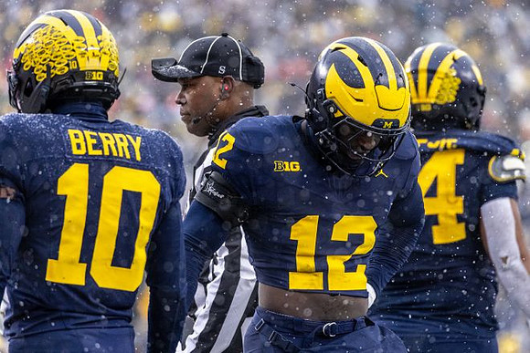 Zeke Berry (10) and Nathaniel Owusu-Boateng (12)