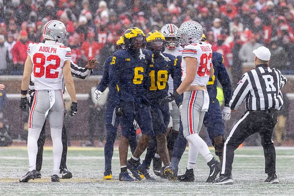 Brandyn Hillman (6) and Troy Bowles (18)