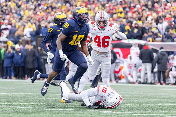 Jayden Sanders (27) and Troy Bowles (18)