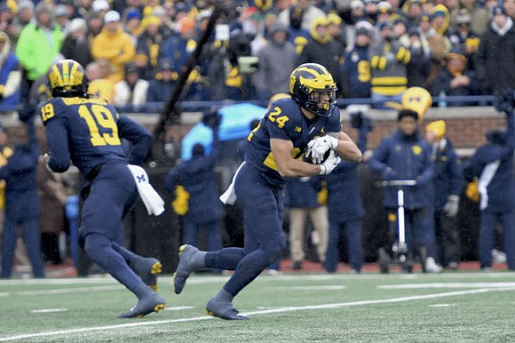 Bryce Underwood (19) and Bryson Kuzdzal (24)