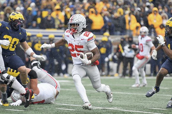 Jimmy Rolder (30) and Jaishawn Barham (1)