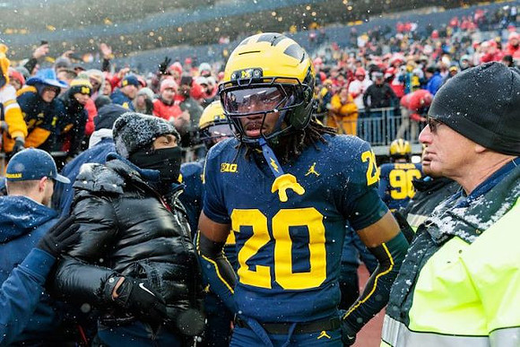 Jyaire Hill (20)