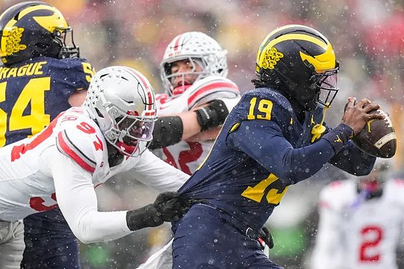 Andrew Sprague (54) and Bryce Underwood (19)