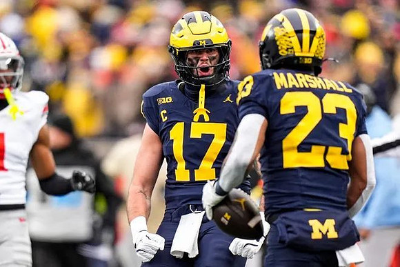 Marlin Klein (17) and Jordan Marshall (23)