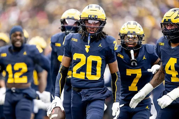 Nathaniel Owusu-Boateng (12), Jyaire Hill (20), TJ Metcalf (7), and TJ Guy (4)