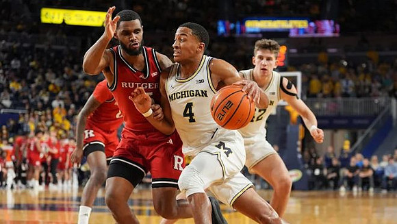 Nimari Burnett (4) and Will Tschetter (42)