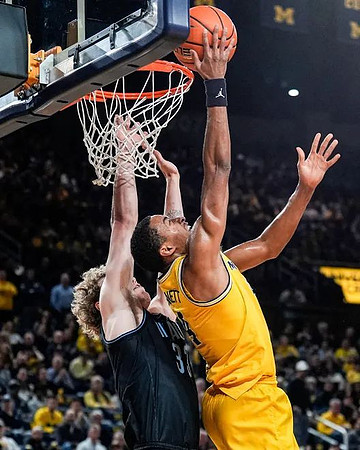 Nimari Burnett (4)