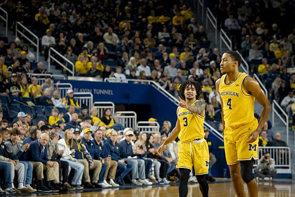 Elliot Cadeau (3) and Nimari Burnett (4)