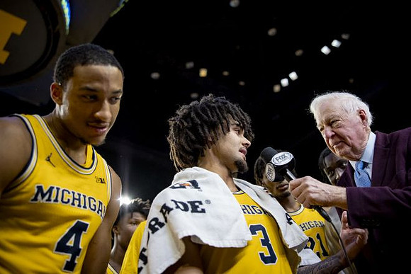 Nimari Burnett (4), L.J. Cason (2), Elliot Cadeau (3), and Morez Johnson Jr. (21)