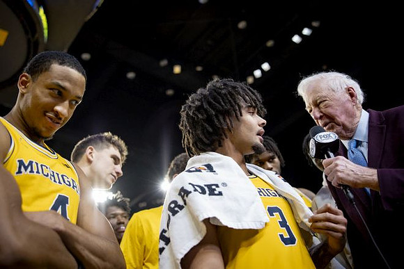 Nimari Burnett (4), Will Tschetter (42), Elliot Cadeau (3), and Morez Johnson Jr. (21)