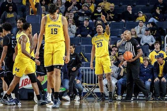 Morez Johnson Jr. (21), Nimari Burnett (4), Aday Mara (15), and Yaxel Lendeborg (23)