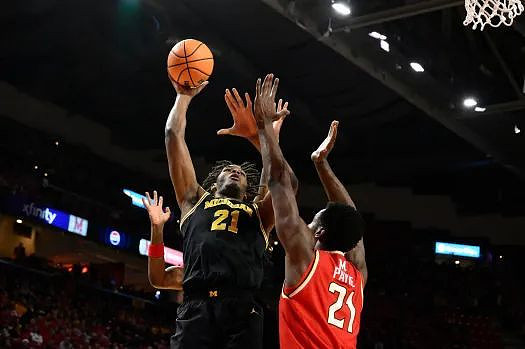 Morez Johnson Jr. (21)