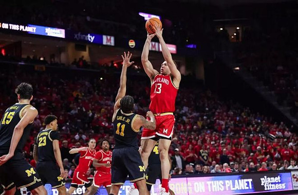Aday Mara (15), Yaxel Lendeborg (23), Roddy Gayle Jr. (11), and Nimari Burnett (4)