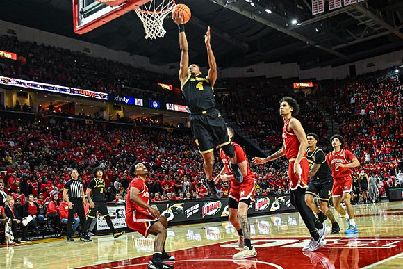 Elliot Cadeau (3), Nimari Burnett (4), and Yaxel Lendeborg (23)