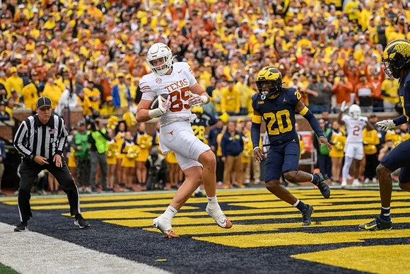 Jyaire Hill (20)