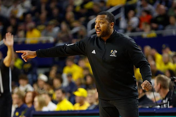 La Salle Head Coach Darris Nichols