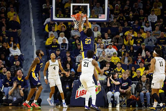 Nimari Burnett (4), Morez Johnson Jr. (21), and Roddy Gayle Jr. (11)