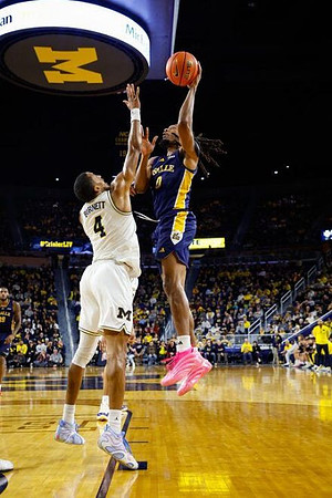 Nimari Burnett (4)