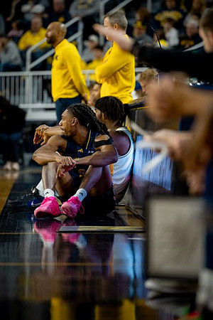 Morez Johnson Jr. (21) and Dusty May