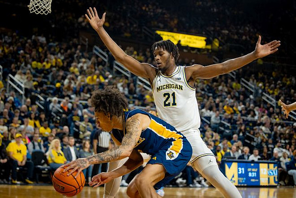 Morez Johnson Jr. (21)