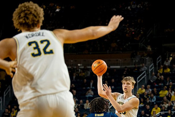 Malick Kordel (32) and Winters Grady (10)