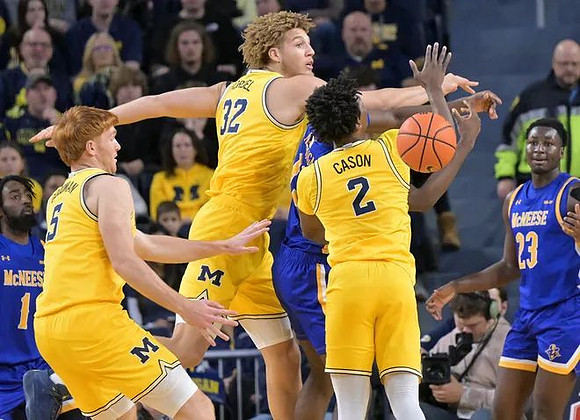 Oscar Goodman (5), Malick Kordel (32), and L.J. Cason (2)