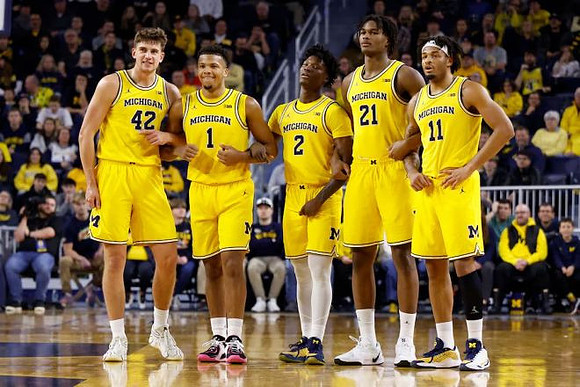 Will Tschetter (42), Trey McKenney (1), L.J. Cason (2), Morez Johnson Jr. (21), and Roddy Gayle Jr. (11)