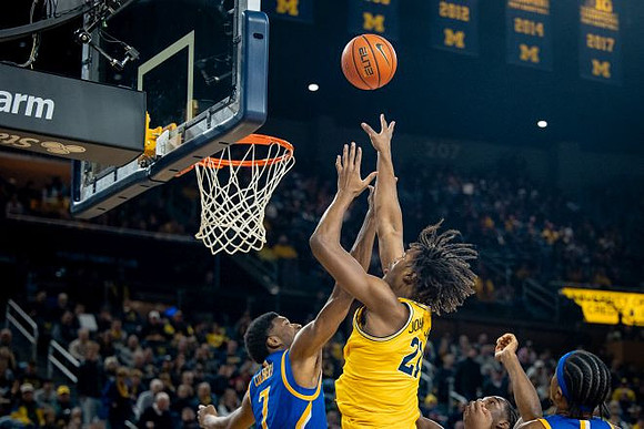 Morez Johnson Jr. (21)