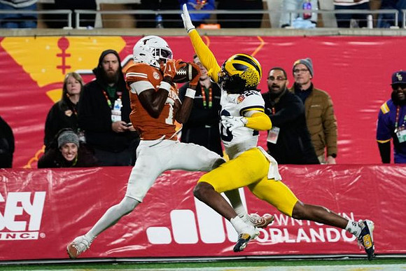 Jyaire Hill (20)