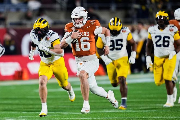 Jimmy Rolder (30), Trey Pierce (95), and Rayshaun Benny (26)