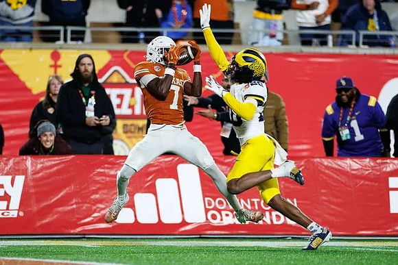 Jyaire Hill (20)