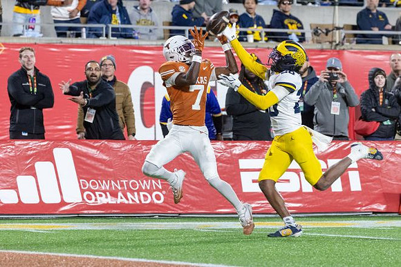 Jyaire Hill (20)