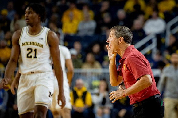 Morez Johnson Jr. (21) and USC Head Coach Eric Musselman