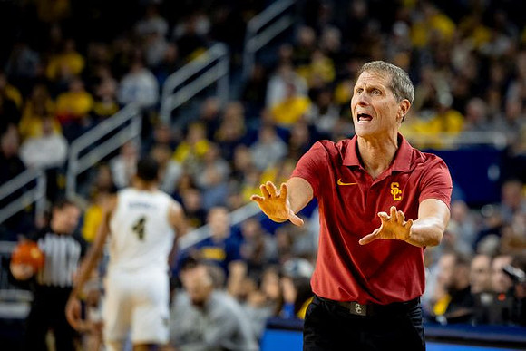 Nimari Burnett (4) and USC Head Coach Eric Musselman