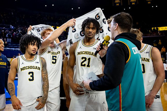 Elliot Cadeau (3), Oscar Goodman (5), Morez Johnson Jr. (21), and Winters Grady (10)