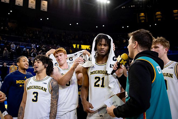Nimari Burnett (4), Elliot Cadeau (3), Oscar Goodman (5), Morez Johnson Jr. (21), and Winters Grady (10)