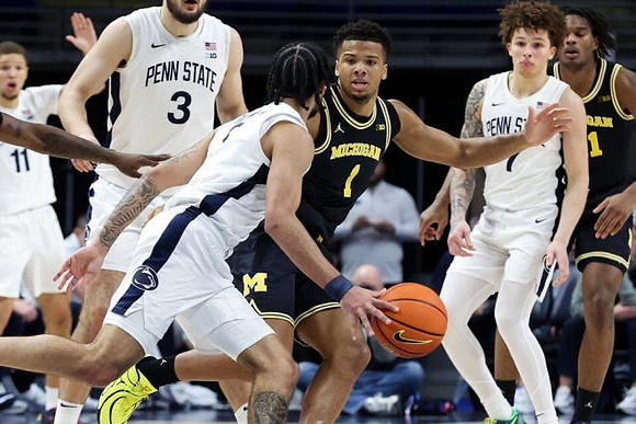 Trey McKenney (1) and Morez Johnson Jr. (21)