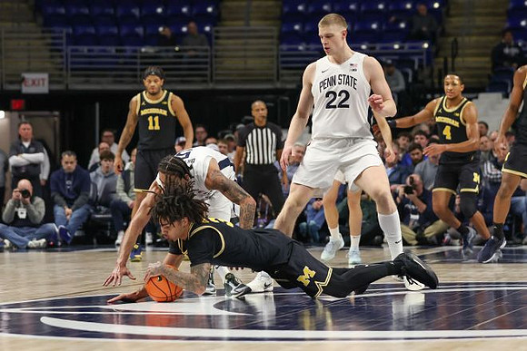 Roddy Gayle Jr. (11), Elliot Cadeau (3), and Nimari Burnett (4)