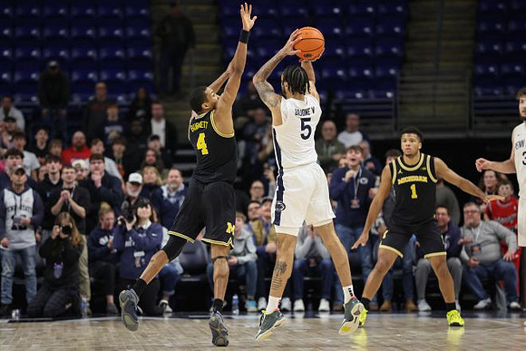 Nimari Burnett (4) and Trey McKenney (1)