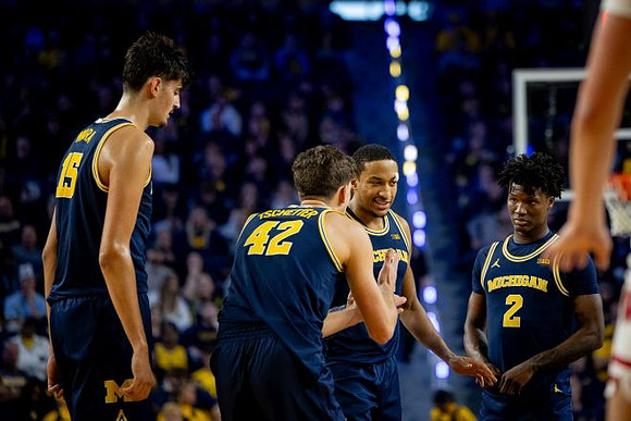 Aday Mara (15), Will Tschetter (42), Nimari Burnett (4), and L.J. Cason (2)